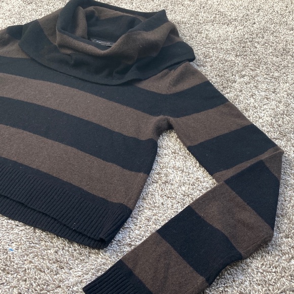 BCBGMaxAzria Sweaters - BCBGMaxAzria BCBG Samira Cropped Cowl Neck Striped sweater Brown Black Y2K sz S